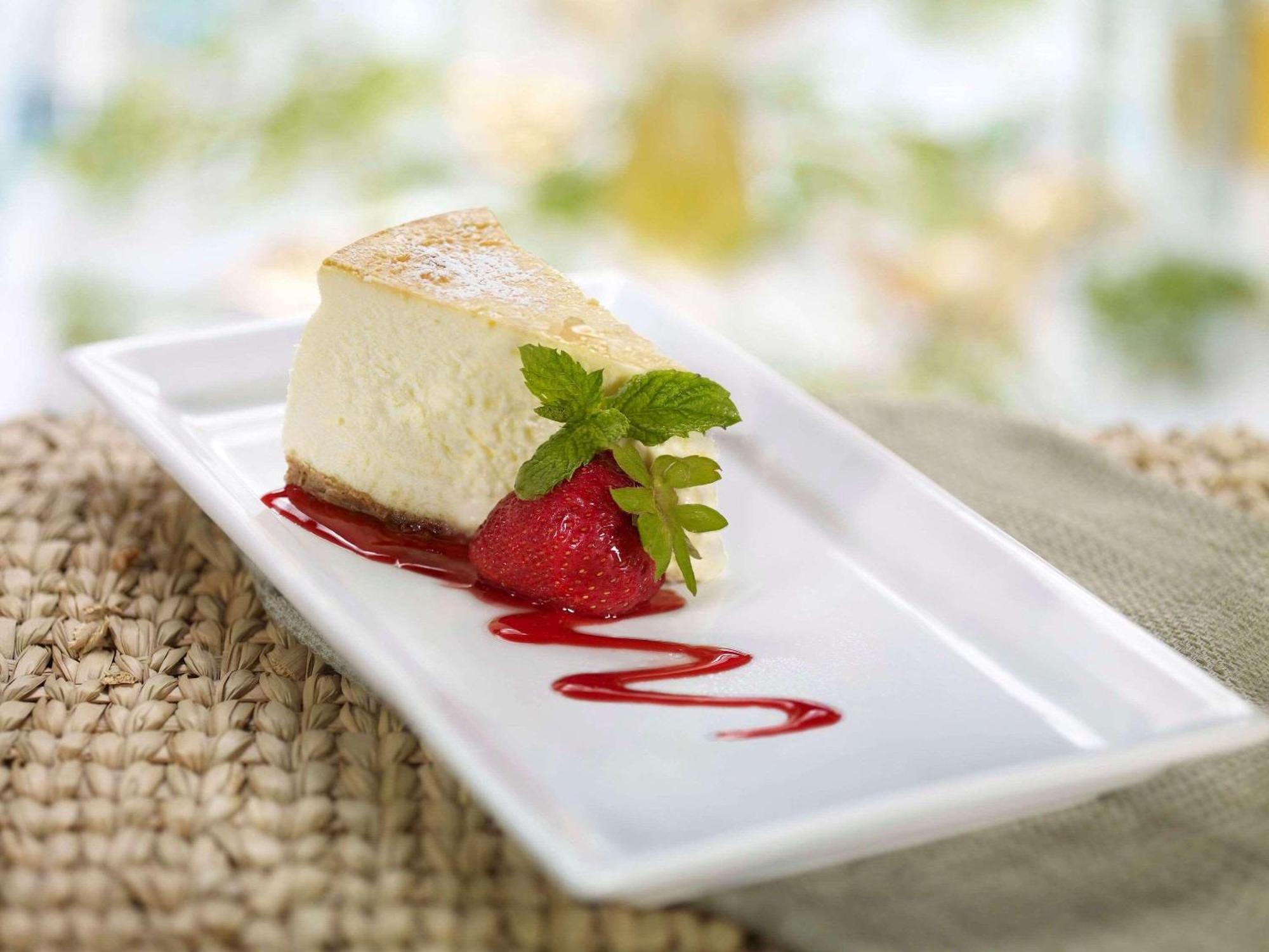 Radisson Hotel Panama Canal Bagian luar foto Cheesecake