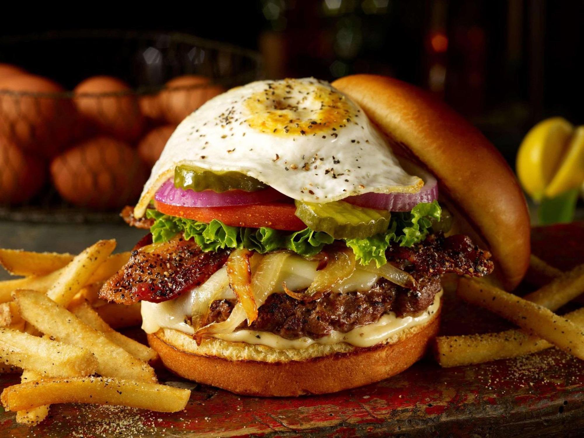 Radisson Hotel Panama Canal Bagian luar foto A cheeseburger with a fried egg